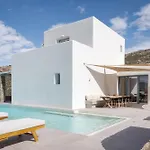 Retreat Hill Luxury Mykonos *